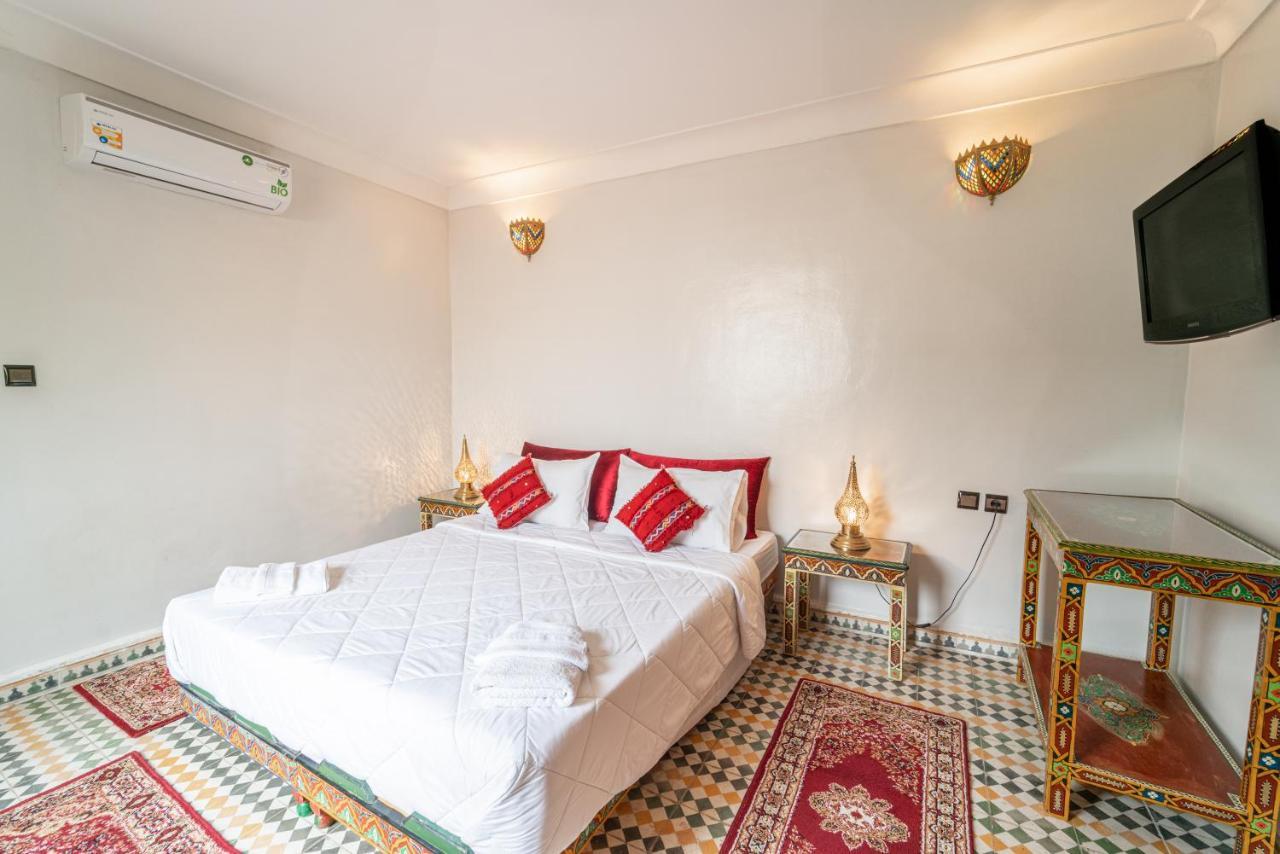 Riad Taj Salma Fez Esterno foto